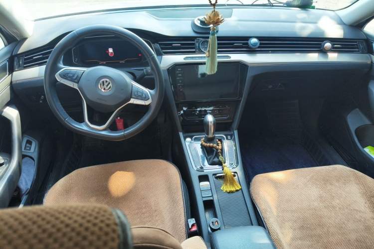 Used Volkswagen Magotan 2020 380TSI DSG Luxury Version Center Console