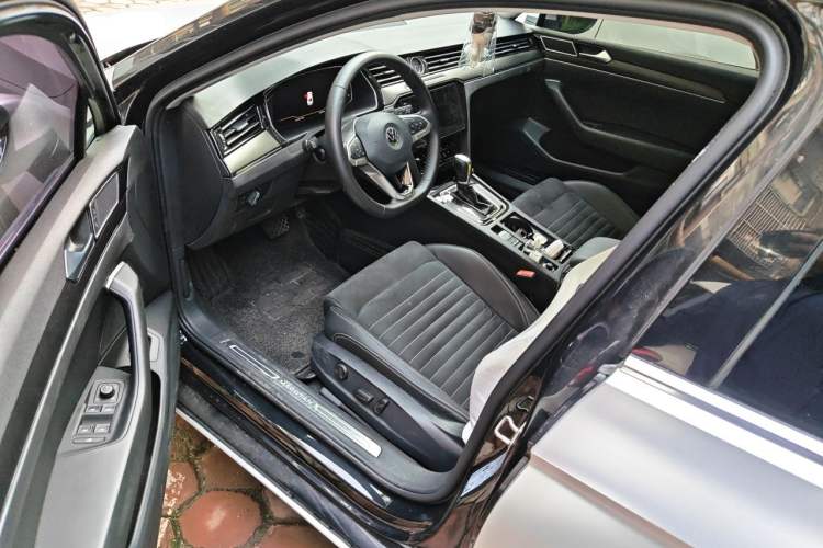 Used Volkswagen Magotan 2020 330TSI DSG Luxury Edition Driver Seat