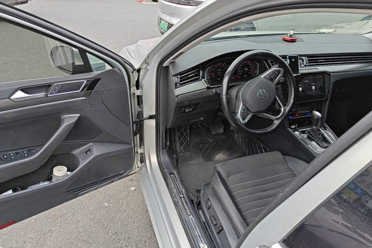 Used Volkswagen Magotan 2020 330TSI DSG Luxury Edition Driver Seat
