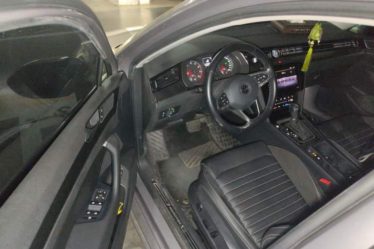 Used Volkswagen Magotan 2020 330TSI DSG Leading Model Driver Seat