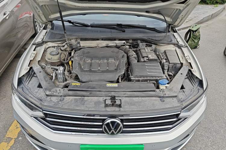 Used Volkswagen Magotan 2020 330TSI DSG Luxury Edition Engine Bay