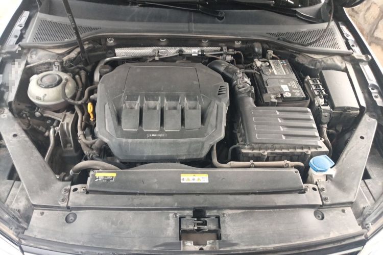Used Volkswagen Magotan 2020 330TSI DSG Leading Model Engine Bay