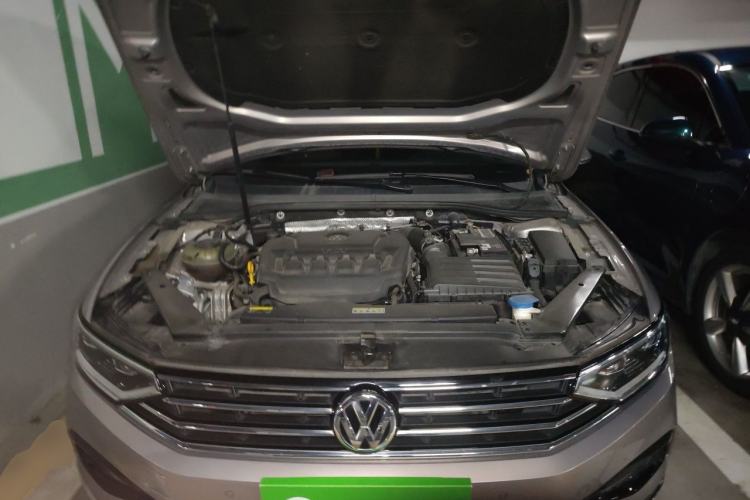 Used Volkswagen Magotan 2020 330TSI DSG Leading Model Engine Bay