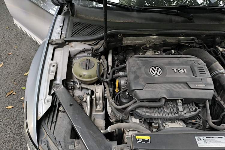 Used Volkswagen Magotan 2020 380TSI DSG Luxury Version Engine Bay Right