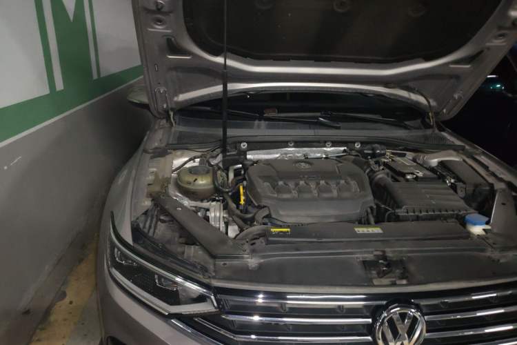 Used Volkswagen Magotan 2020 330TSI DSG Leading Model Engine Bay Right