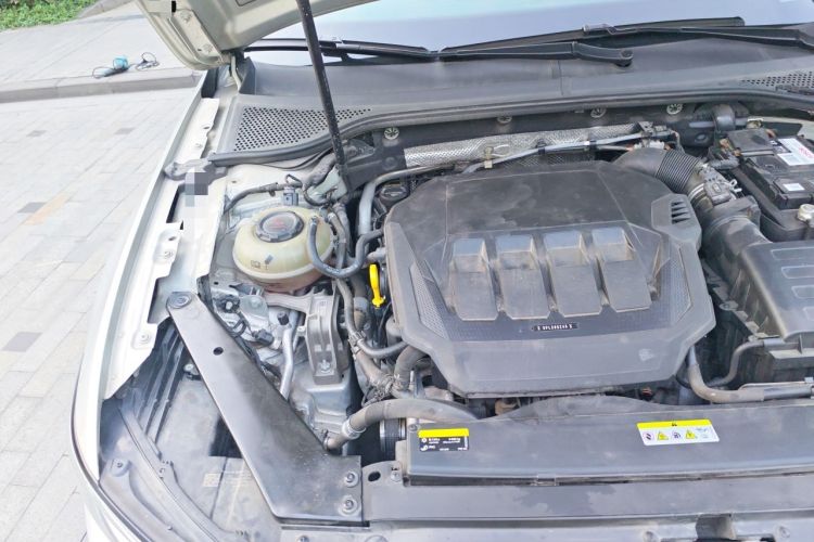 Used Volkswagen Magotan 2020 330TSI DSG Leading Model Engine Bay Right