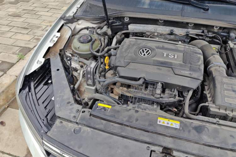 Used Volkswagen Magotan 2020 380TSI DSG Luxury Version Engine Bay Right