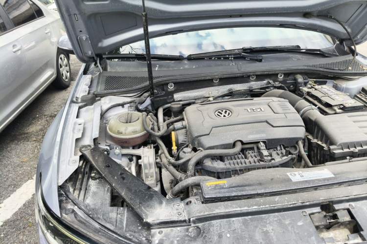 Used Volkswagen Magotan 2020 380TSI DSG Luxury Version Engine Bay Right