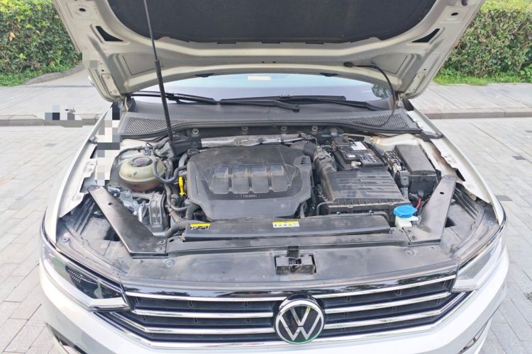 Used Volkswagen Magotan 2020 330TSI DSG Leading Model Engine Bay