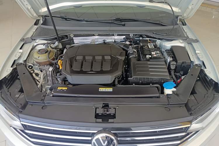 Used Volkswagen Magotan 2020 330TSI DSG Luxury Edition Engine Bay