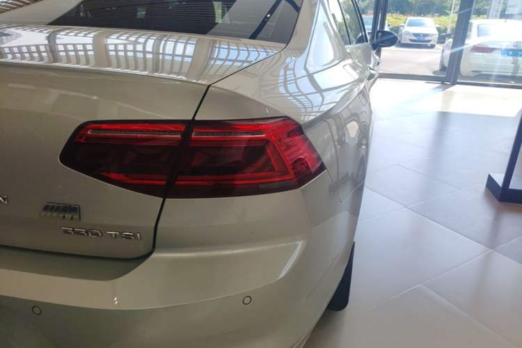 Used Volkswagen Magotan 2020 330TSI DSG Luxury Edition Exterior 3