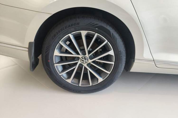 Used Volkswagen Magotan 2020 330TSI DSG Luxury Edition Exterior 5