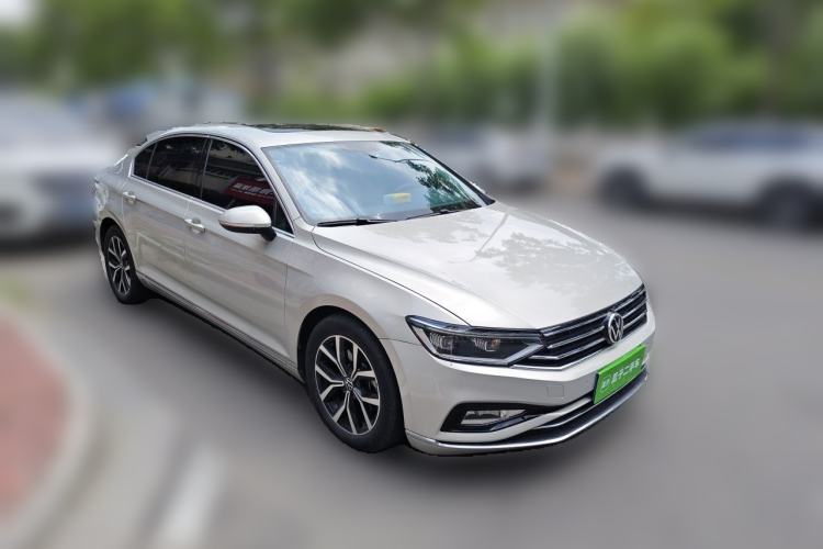 Used Volkswagen Magotan 2020 280TSI DSG Leading Edition Front Right 45 Deg