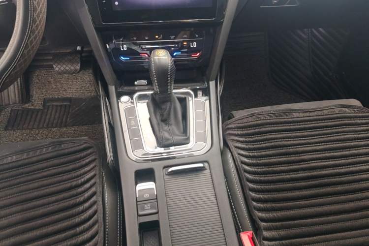 Used Volkswagen Magotan 2020 330TSI DSG Luxury Edition Gear Lever