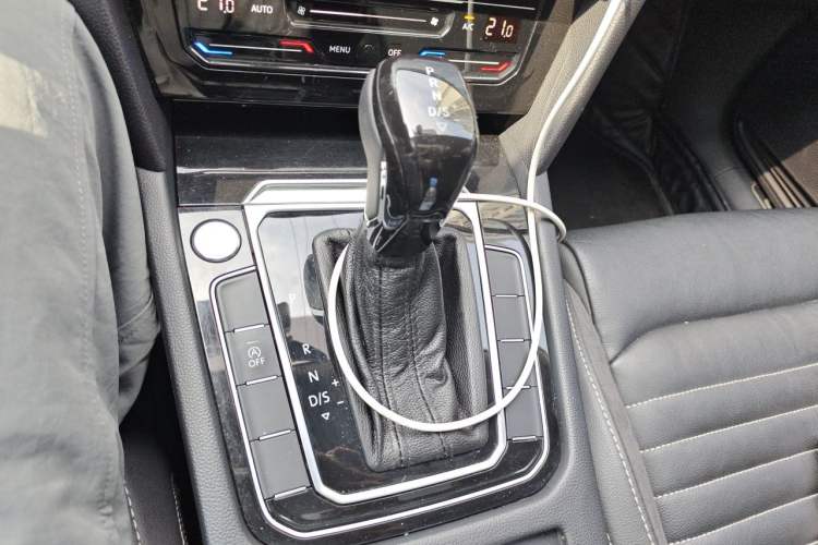 Used Volkswagen Magotan 2020 280TSI DSG Leading Edition Gear Lever