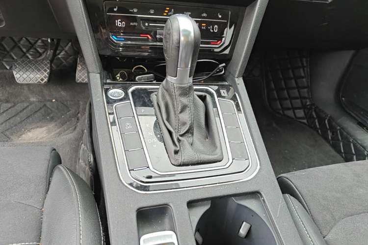Used Volkswagen Magotan 2020 330TSI DSG Luxury Edition Gear Lever