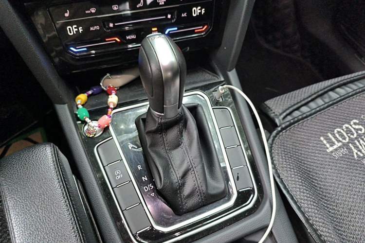 Used Volkswagen Magotan 2020 380TSI DSG Luxury Version Gear Lever