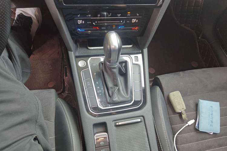 Used Volkswagen Magotan 2020 330TSI DSG Luxury Edition Gear Lever