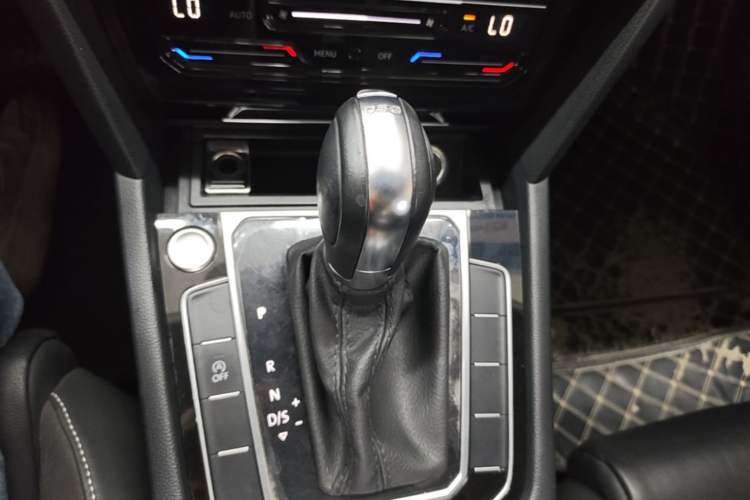 Used Volkswagen Magotan 2020 330TSI DSG Leading Model Gear Lever
