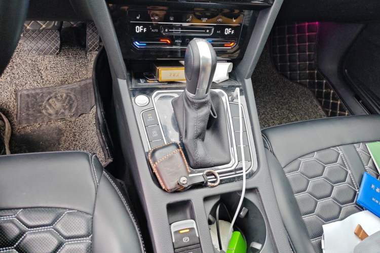 Used Volkswagen Magotan 2020 380TSI DSG Luxury Version Gear Lever