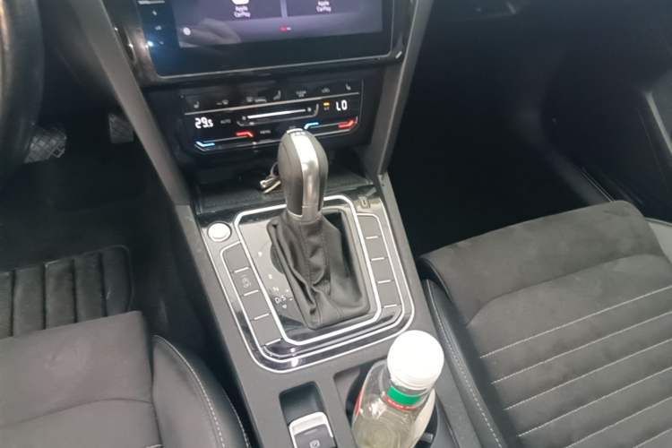 Used Volkswagen Magotan 2020 330TSI DSG Luxury Edition Gear Lever