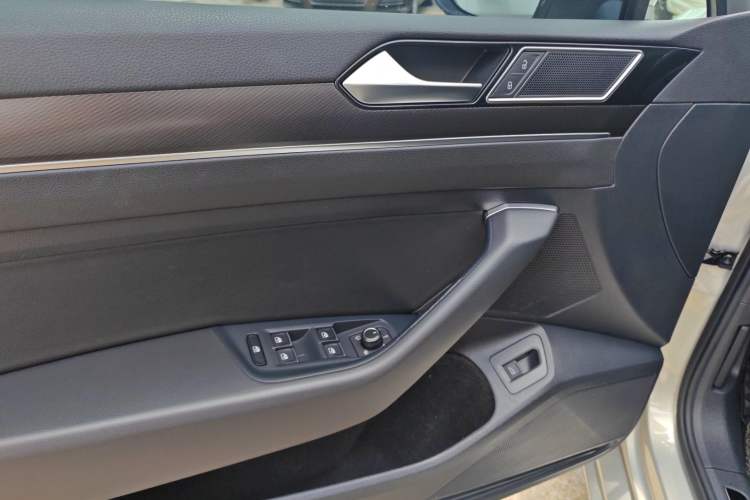 Used Volkswagen Magotan 2020 330TSI DSG Leading Model Interior 4
