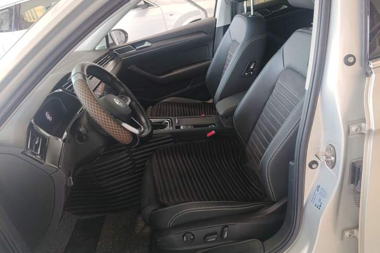 Used Volkswagen Magotan 2020 330TSI DSG Luxury Edition Left Front Seat