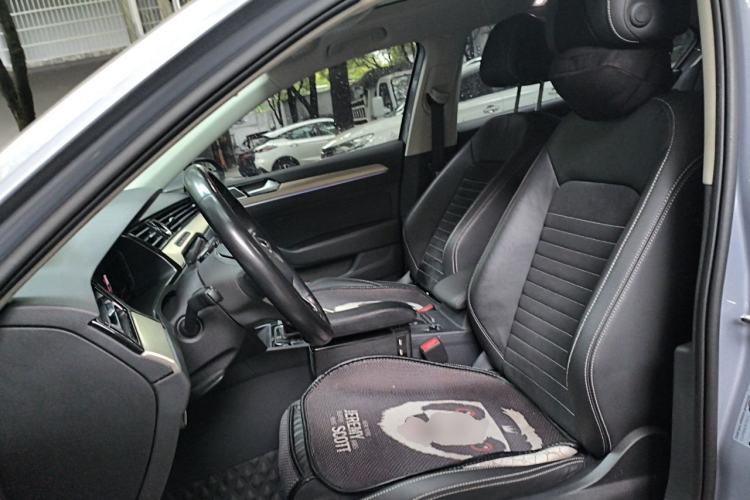 Used Volkswagen Magotan 2020 380TSI DSG Luxury Version Left Front Seat