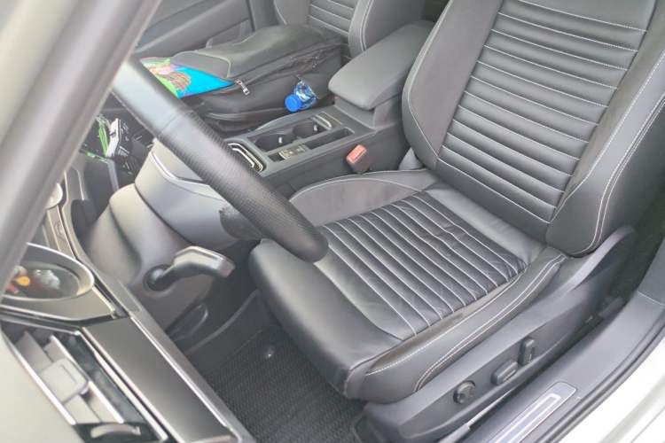 Used Volkswagen Magotan 2020 330TSI DSG Leading Model Left Front Seat