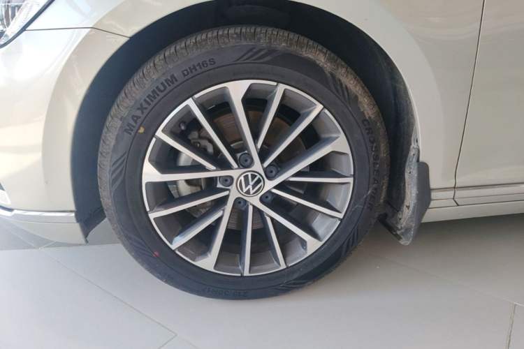 Used Volkswagen Magotan 2020 330TSI DSG Luxury Edition Left Front Wheel Hub