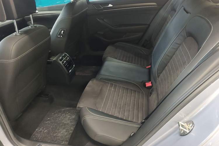 Used Volkswagen Magotan 2020 330TSI DSG Luxury Edition Left Rear Seat