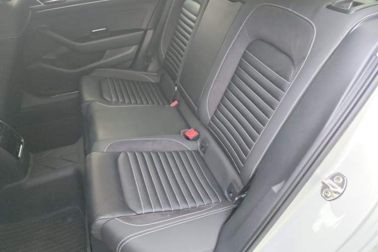 Used Volkswagen Magotan 2020 330TSI DSG Leading Model Left Rear Seat