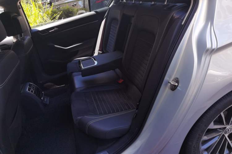 Used Volkswagen Magotan 2020 330TSI DSG Luxury Edition Left Rear Seat