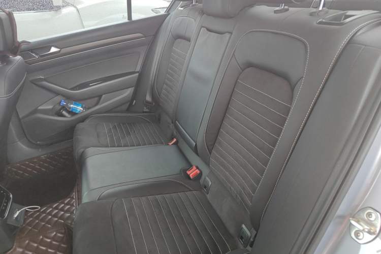 Used Volkswagen Magotan 2020 330TSI DSG Luxury Edition Left Rear Seat