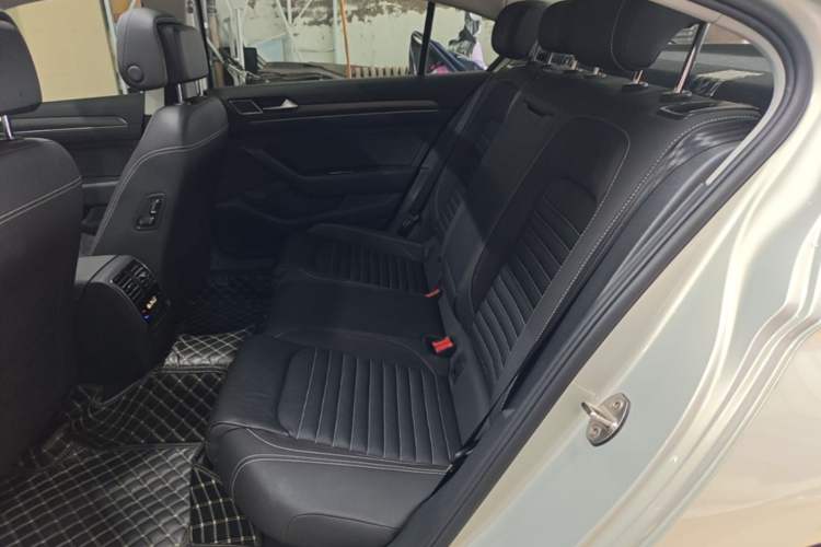 Used Volkswagen Magotan 2020 330TSI DSG Leading Model Left Rear Seat