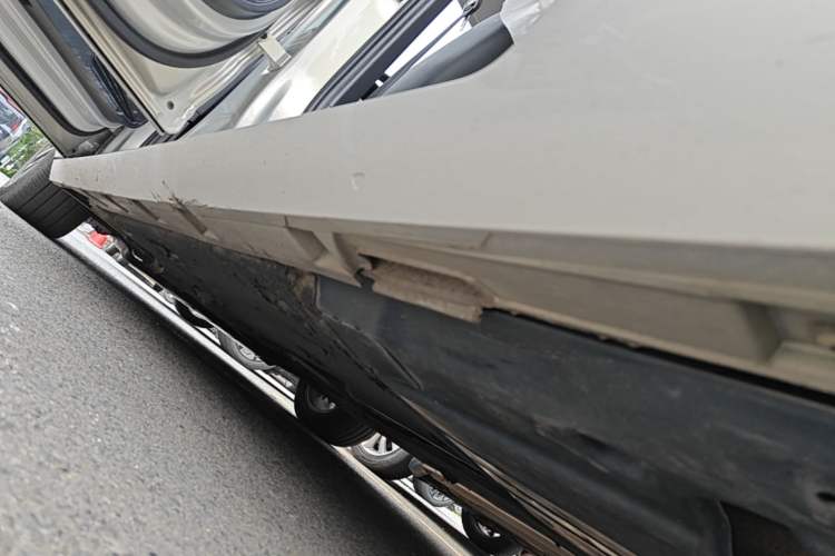 Used Volkswagen Magotan 2020 330TSI DSG Luxury Edition Left Side Sill