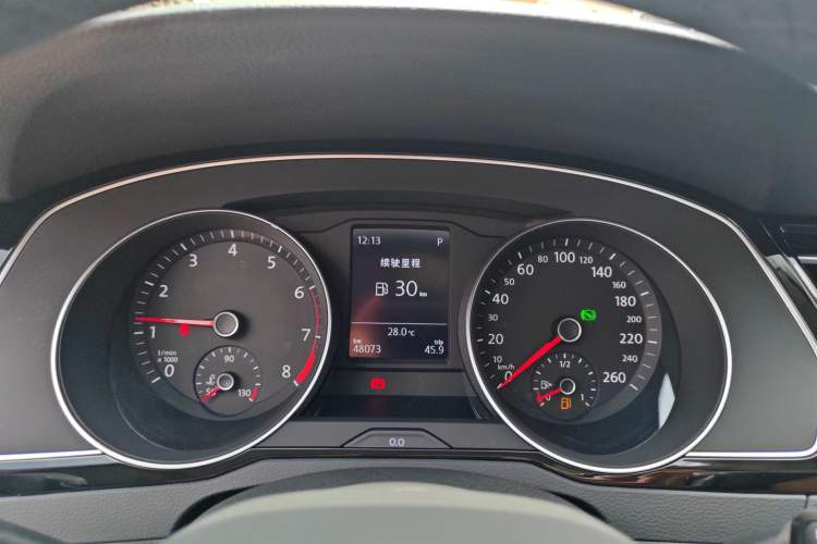 Used Volkswagen Magotan 2020 330TSI DSG Leading Model Odometer Close Up