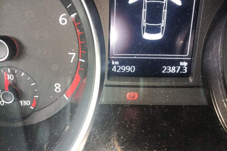 Used Volkswagen Magotan 2020 330TSI DSG Leading Model Odometer Close Up