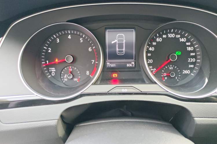 Used Volkswagen Magotan 2020 330TSI DSG Leading Model Odometer Close Up