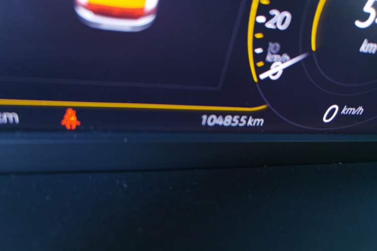 Used Volkswagen Magotan 2020 330TSI DSG Luxury Edition Odometer Close Up
