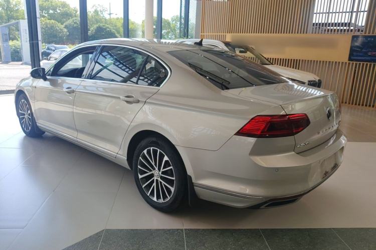Used Volkswagen Magotan 2020 330TSI DSG Luxury Edition Rear Left 45 Deg
