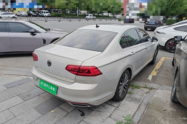 Used Volkswagen Magotan 2020 330TSI DSG Luxury Edition Rear Right 45 Deg