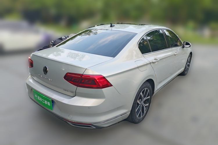 Used Volkswagen Magotan 2020 330TSI DSG Leading Model Rear Right 45 Deg