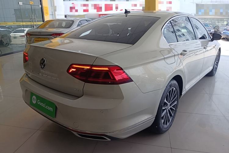 Used Volkswagen Magotan 2020 330TSI DSG Luxury Edition Rear Right 45 Deg