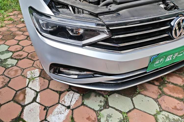 Used Volkswagen Magotan 2020 330TSI DSG Luxury Edition Right Front Headlight