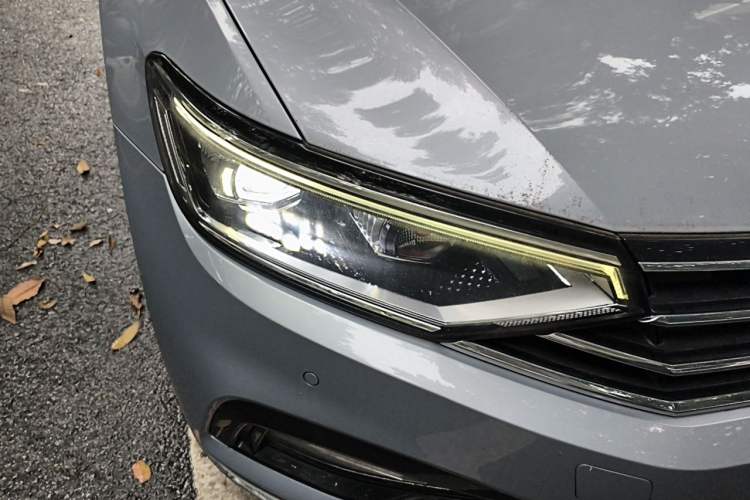 Used Volkswagen Magotan 2020 380TSI DSG Luxury Version Right Front Headlight