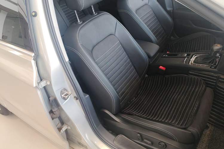 Used Volkswagen Magotan 2020 330TSI DSG Luxury Edition Right Front Seat