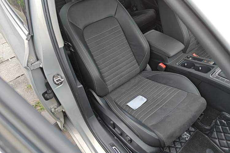 Used Volkswagen Magotan 2020 330TSI DSG Luxury Edition Right Front Seat