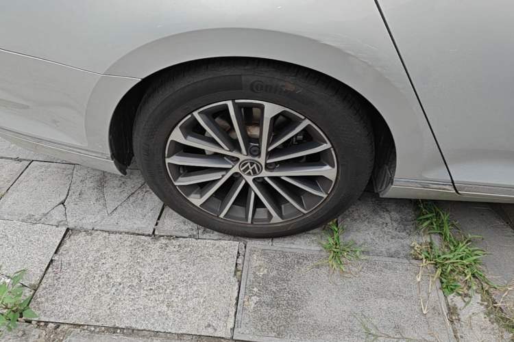 Used Volkswagen Magotan 2020 330TSI DSG Luxury Edition Right Rear Wheel Hub