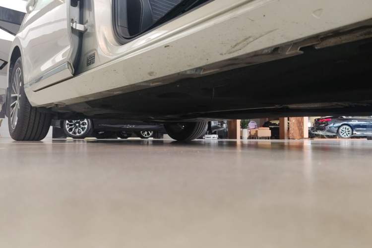 Used Volkswagen Magotan 2020 330TSI DSG Luxury Edition Right Side Sill